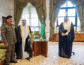 أمير الرياض يقلّد الهماش رتبة لواء